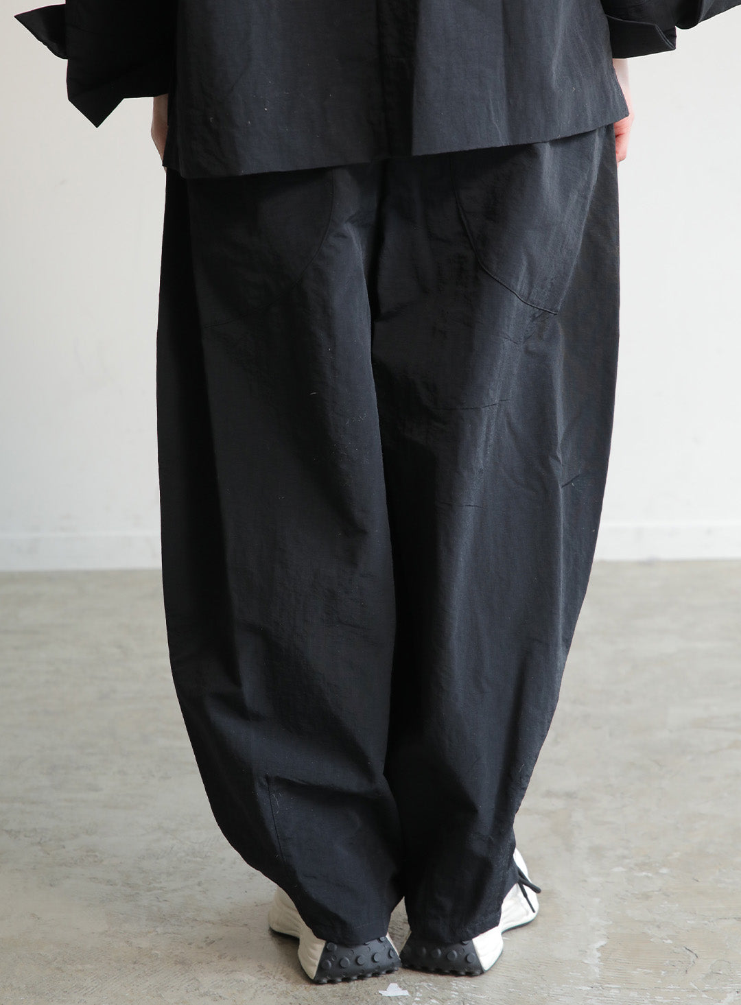 ナイロンタックカーブパンツ