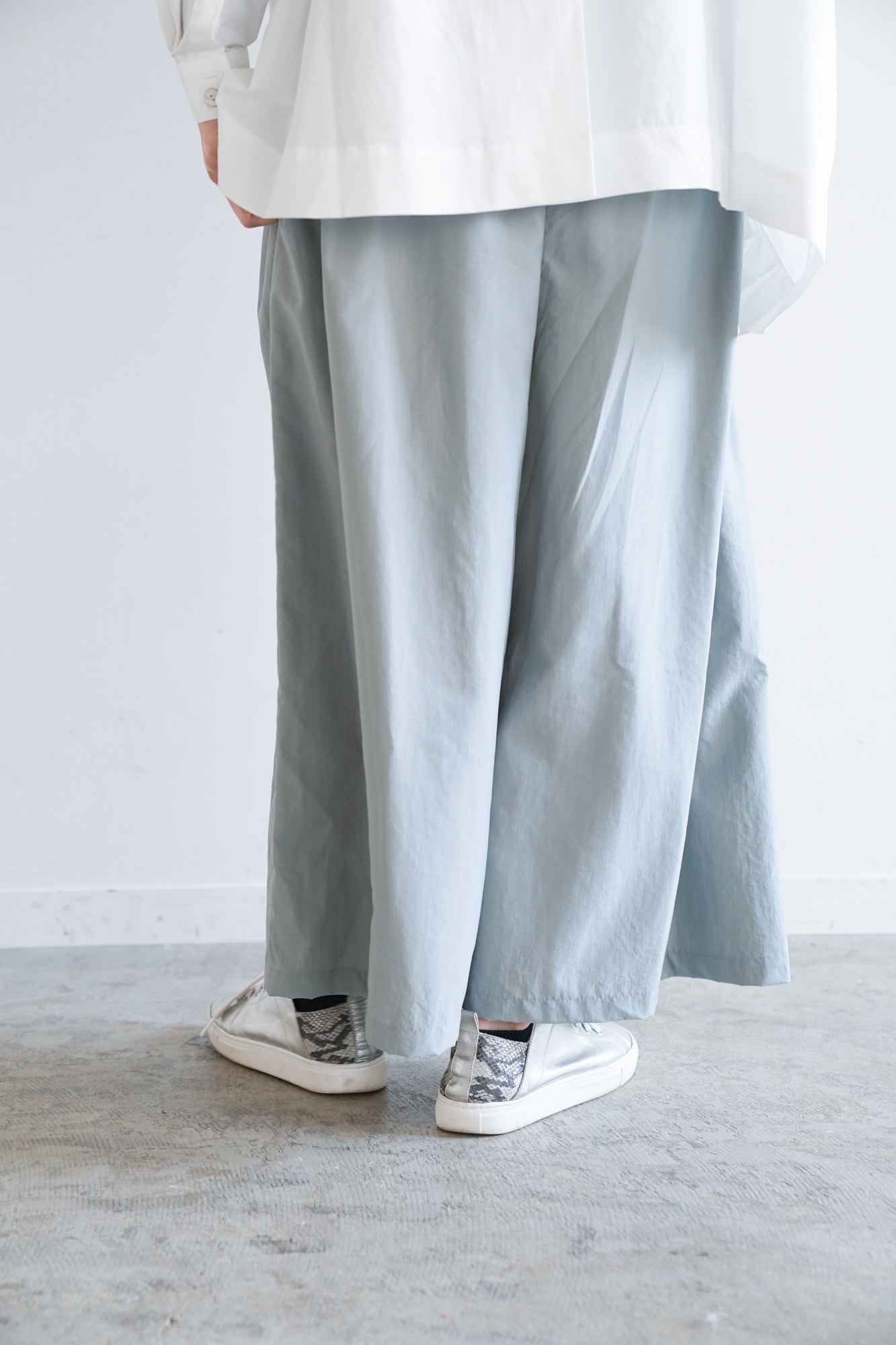 ラップ風ワイドパンツ
