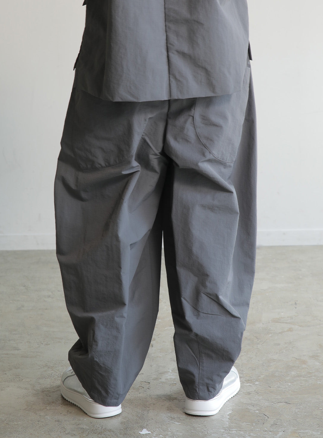 ナイロンタックカーブパンツ