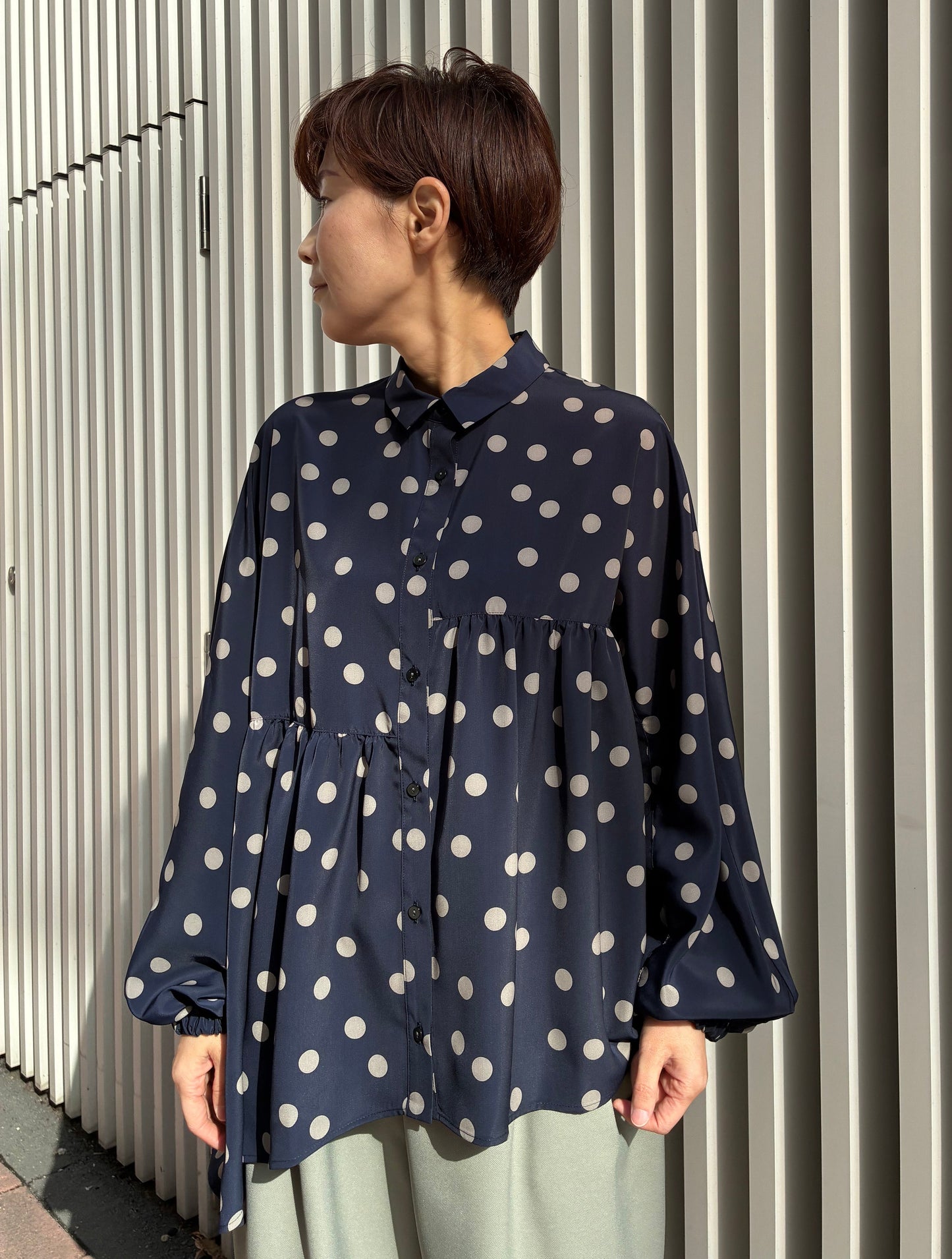 アシンメトリーギャザーブラウス