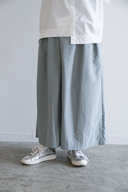 ラップ風ワイドパンツ