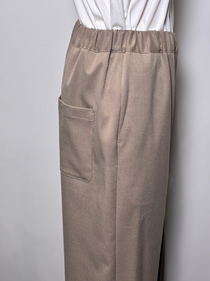 プリーツパンツ