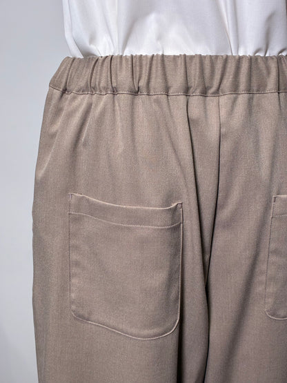 プリーツパンツ