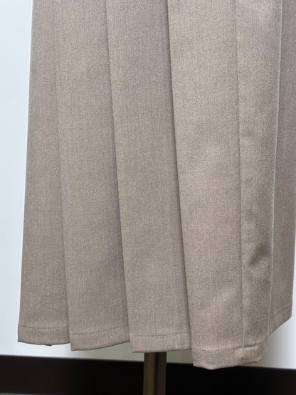 プリーツパンツ