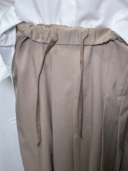 プリーツパンツ