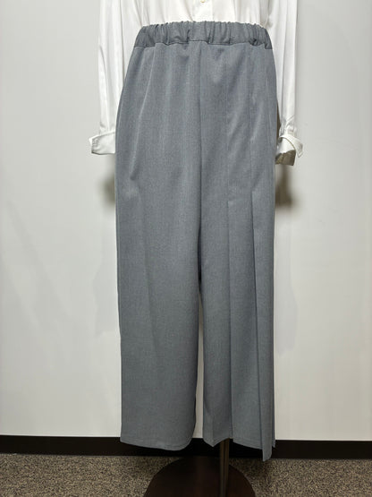 プリーツパンツ