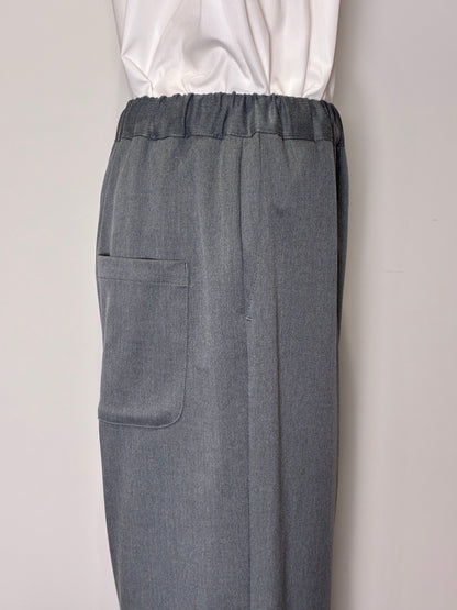 プリーツパンツ