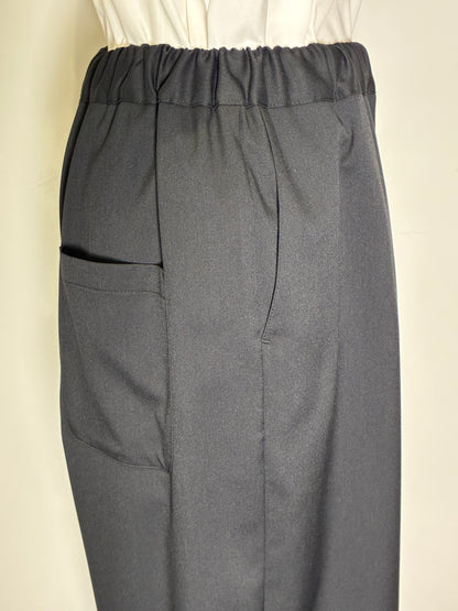 プリーツパンツ