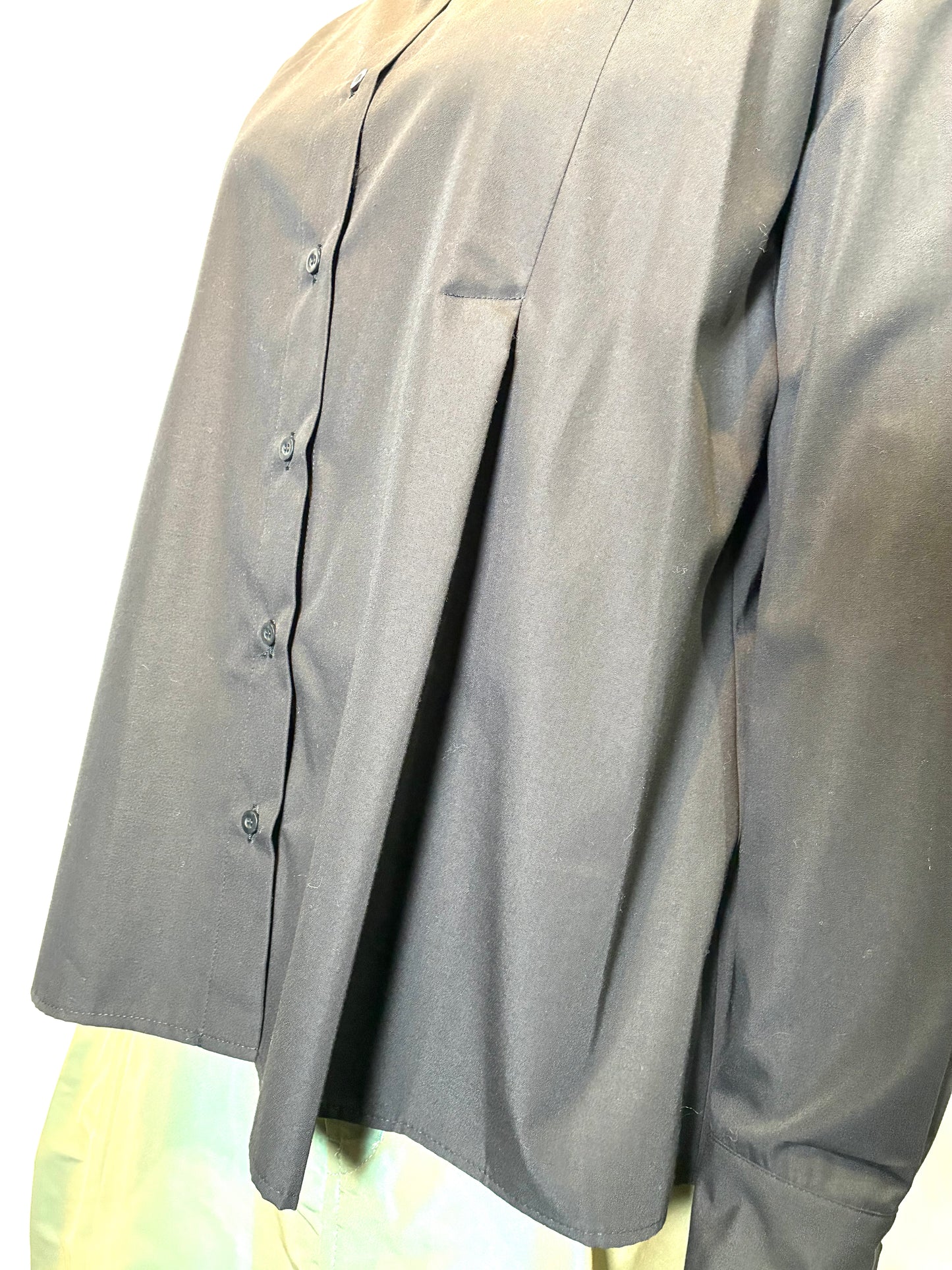 前後タックブラウス