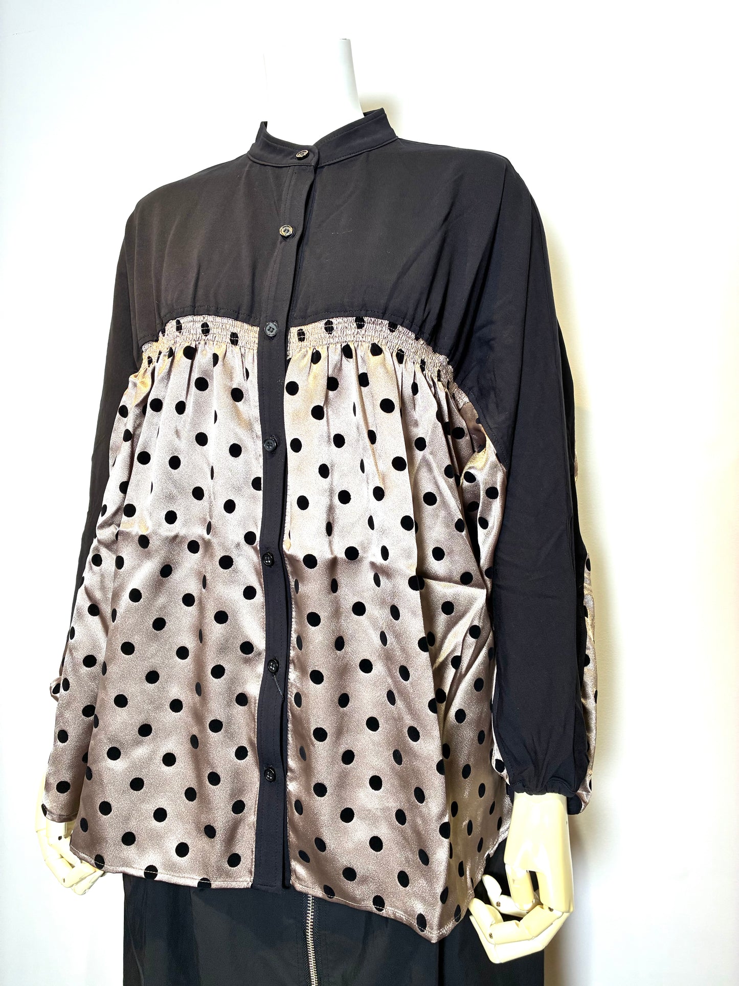 異素材スタンドカラーブラウス