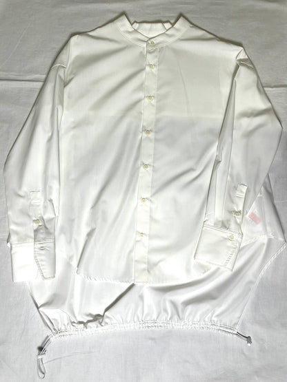 後ろ裾絞りスタンドカラーシャツ