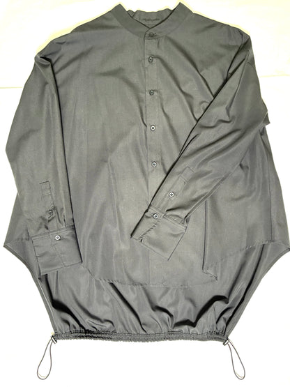 後ろ裾絞りスタンドカラーシャツ