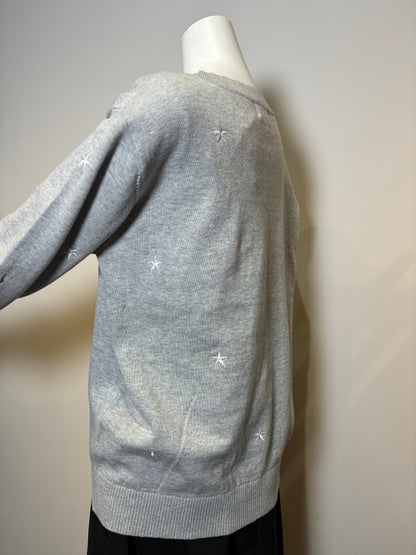 星モチーフ刺繡ニット