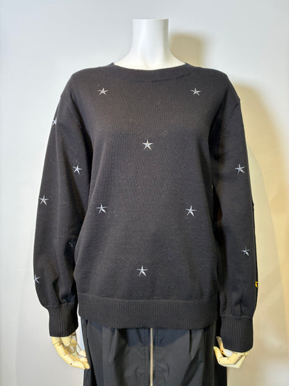 星モチーフ刺繡ニット