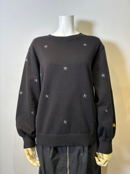 星モチーフ刺繡ニット