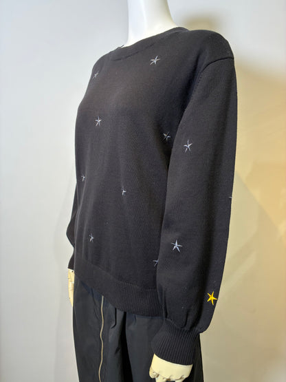 星モチーフ刺繡ニット