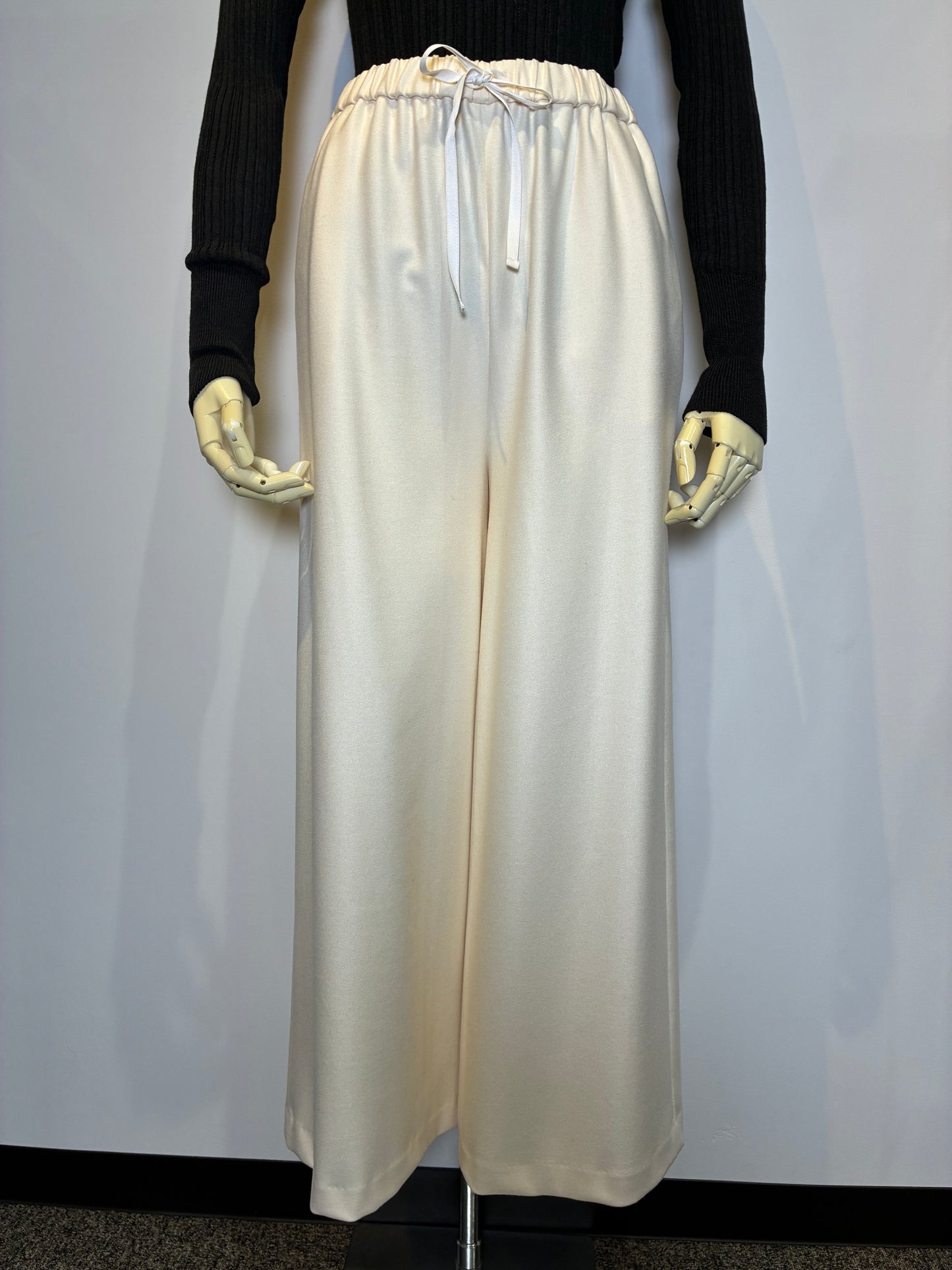 イージーワイドパンツ