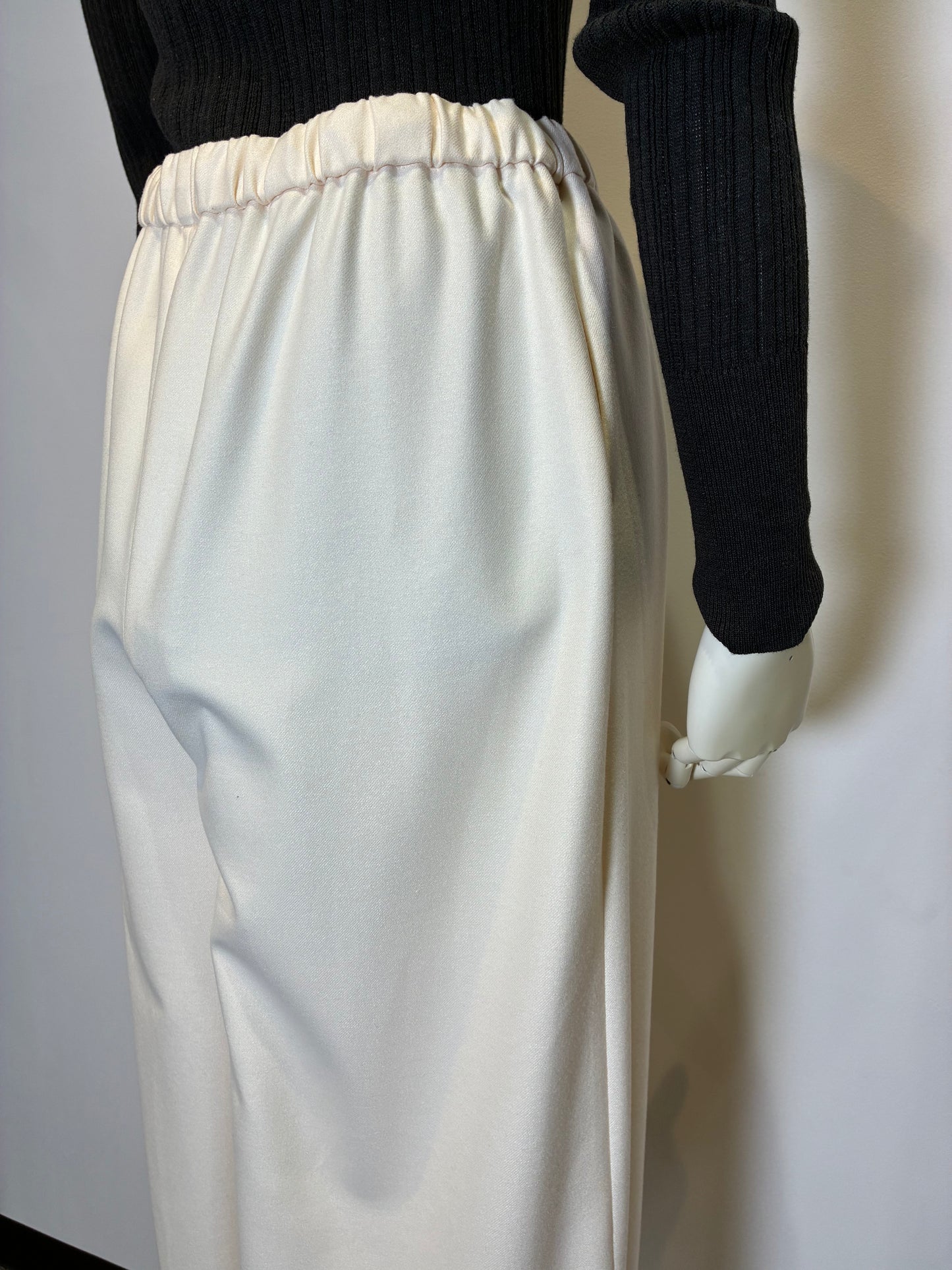 イージーワイドパンツ