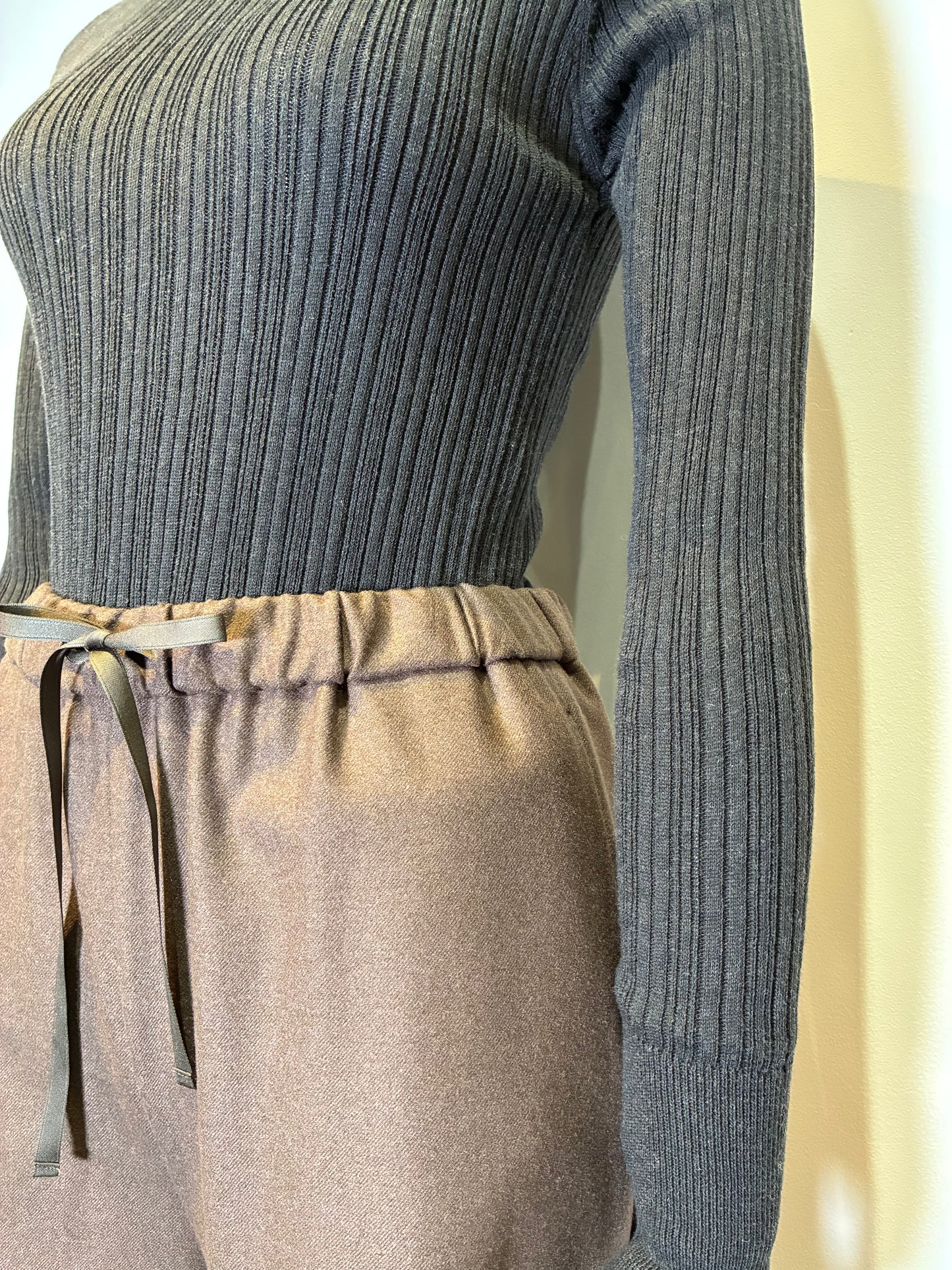 イージーワイドパンツ