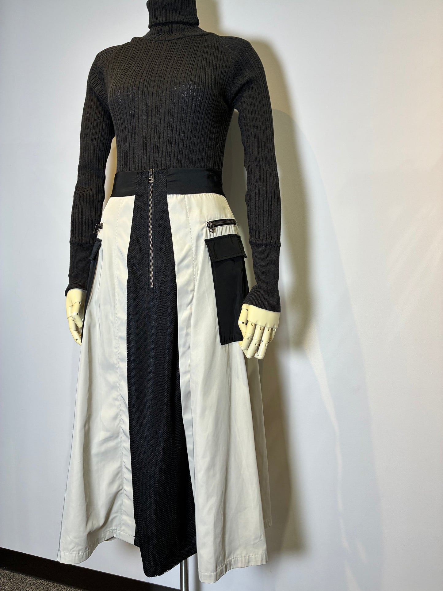 バイカラーハーフジップスカート