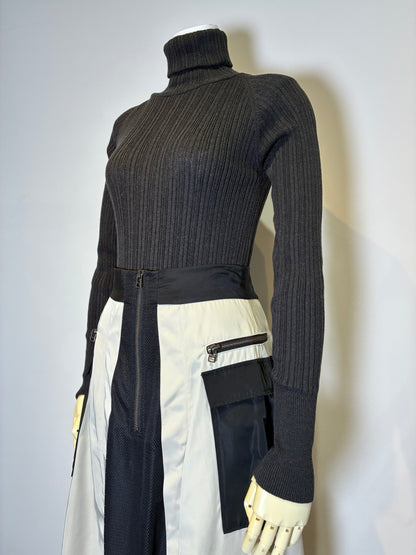 バイカラーハーフジップスカート