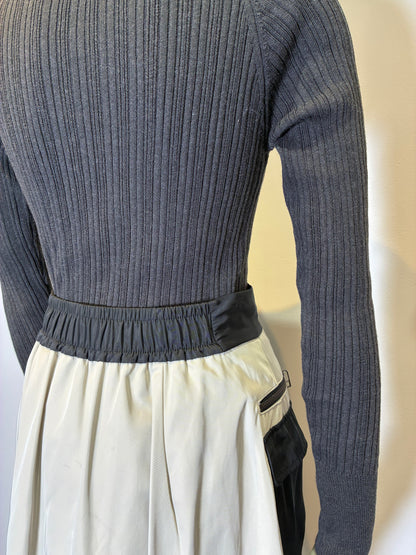 バイカラーハーフジップスカート