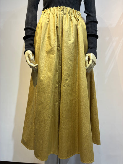 シャイニータックスカート