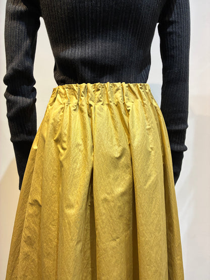 シャイニータックスカート