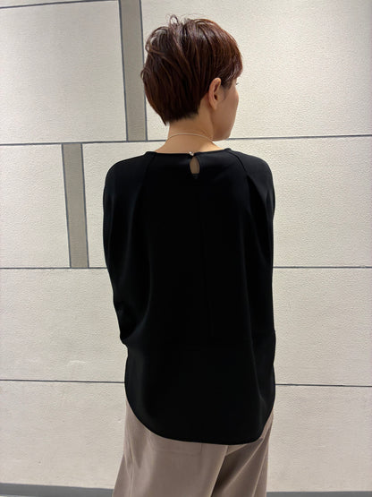 バックタックプルオーバー