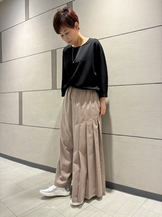 プリーツパンツ