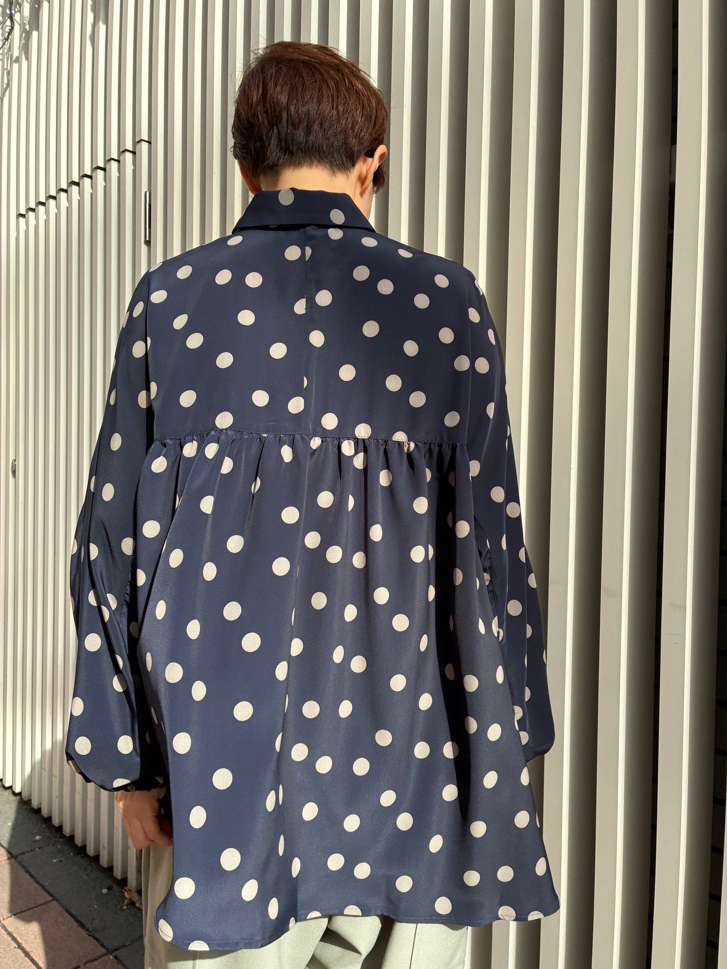 アシンメトリーギャザーブラウス