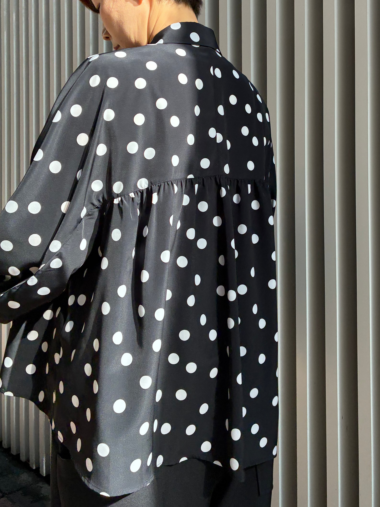 アシンメトリーギャザーブラウス