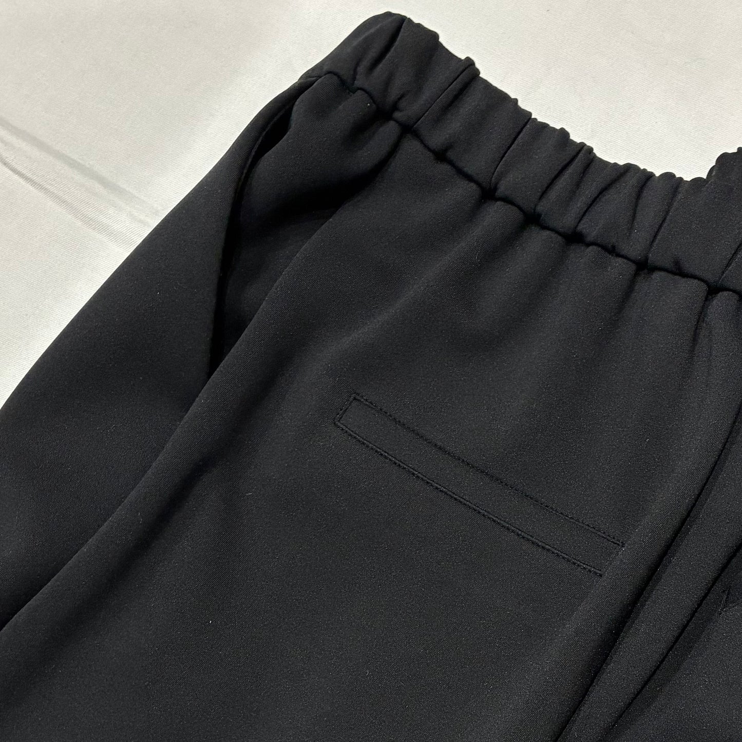 センタープレスパンツ