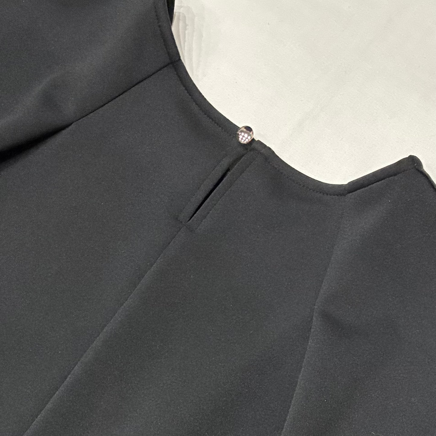 バックタックプルオーバー