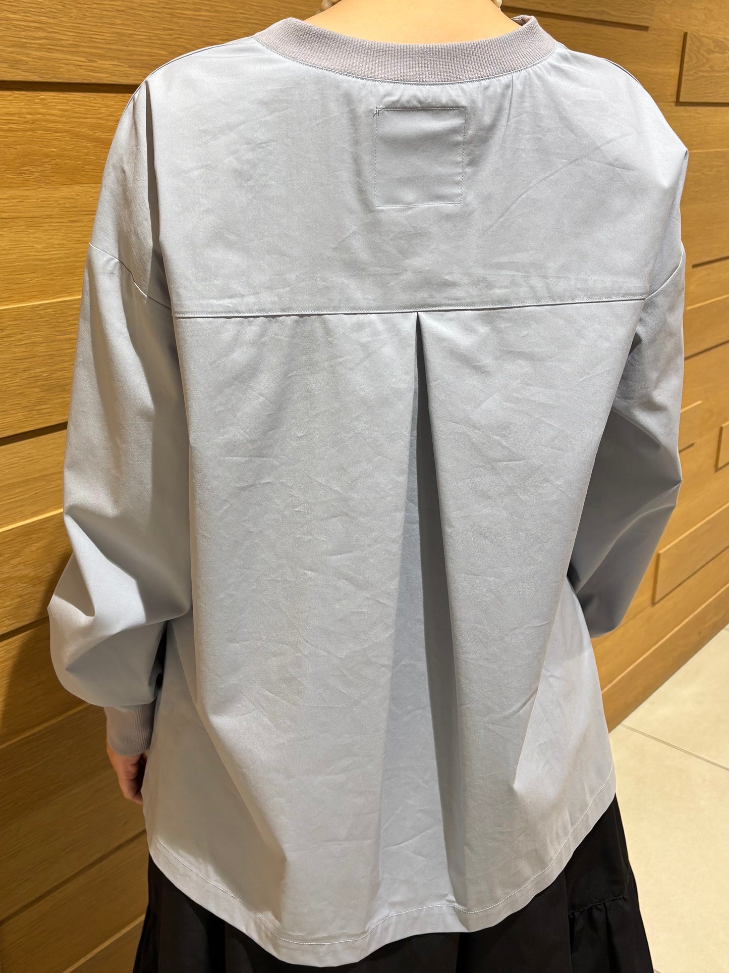 ロゴプリントシャツ