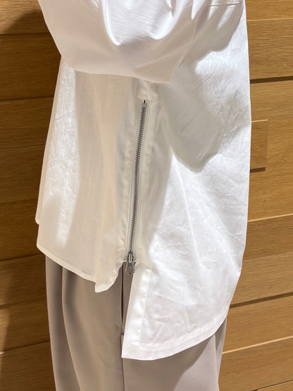 ロゴプリントシャツ