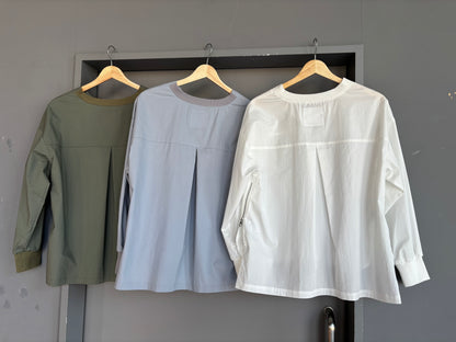 ロゴプリントシャツ